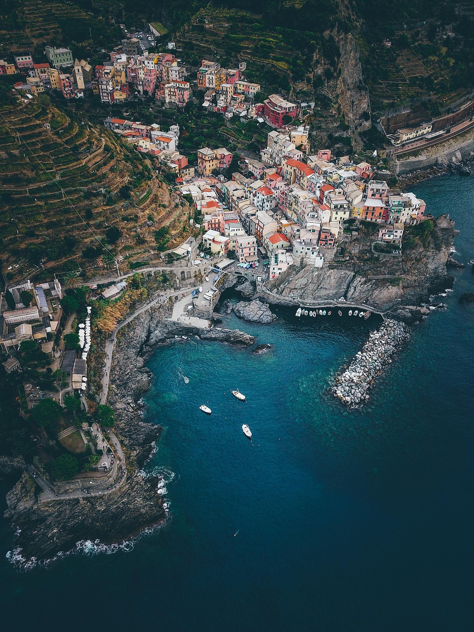 landscape, photography, travel, destination, social, content, content marketing, drone, italy, coastal, village, lockscreen wallpaper, iphone wallpaper